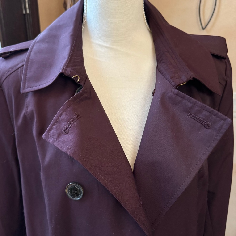 Lauren Ralph Lauren Women's Belted Water-Resistant Trench Coat in Pinot Noir - Picture 4 of 12